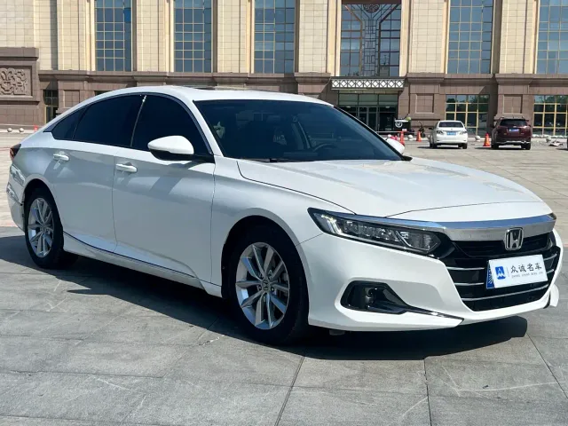 Honda Accord — Фото автомобиля 3