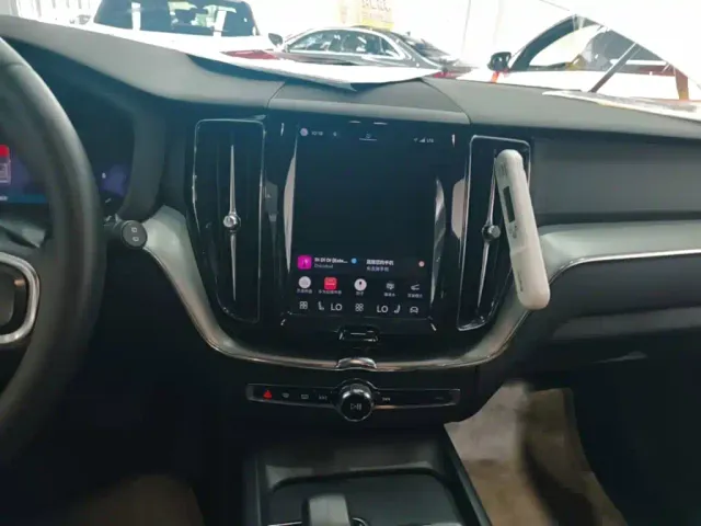 Volvo XC60 — Фото автомобиля 12
