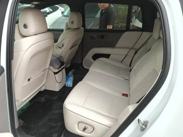 Li Auto i6 — Фото автомобиля 11