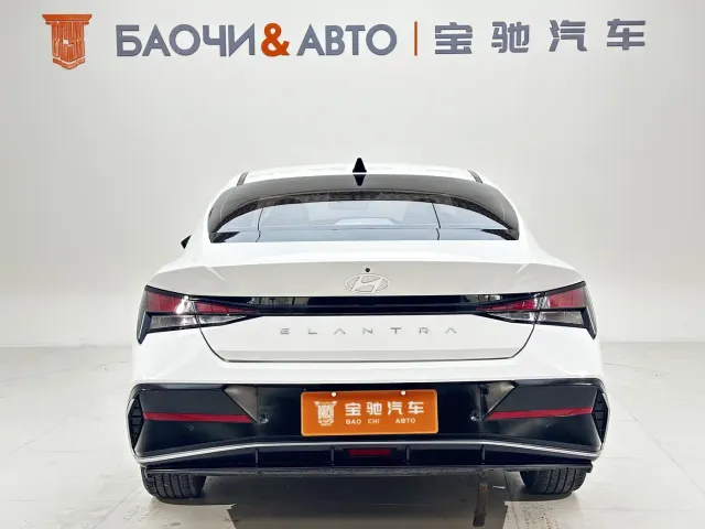 Hyundai Elantra — Фото автомобиля 5
