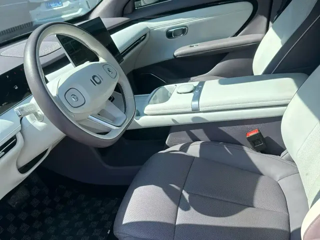 Changan Qiyuan A06 — Фото автомобиля 4