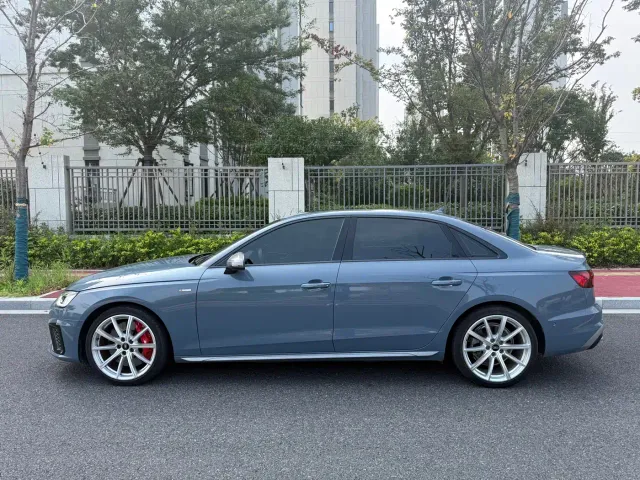Audi Audi A4L 2022 40 TFSI quattro RS Kit Burning Speed — Фото автомобиля 4