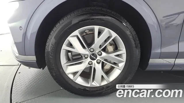 Genesis GV70 — Фото автомобиля 5