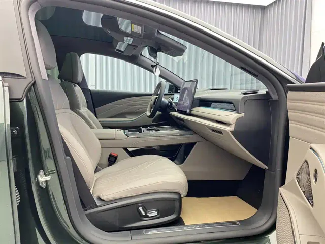 Geely Galaxy Xingyao 8 — Фото автомобиля 20