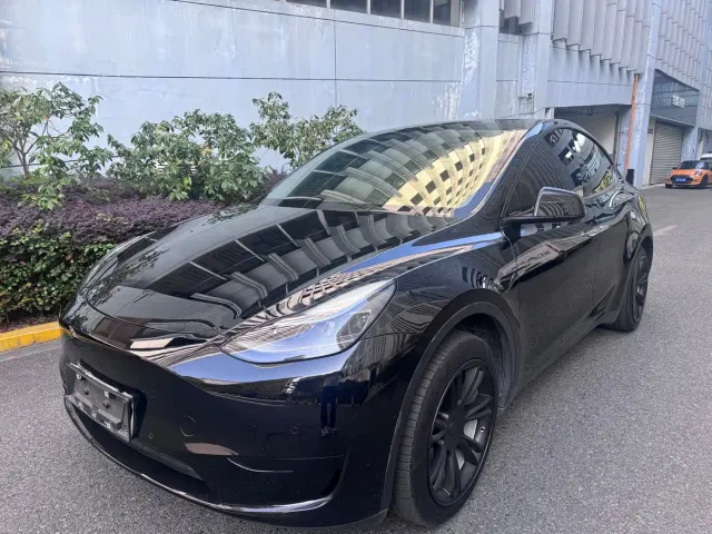 Фотография автомобиля — Tesla Model Y