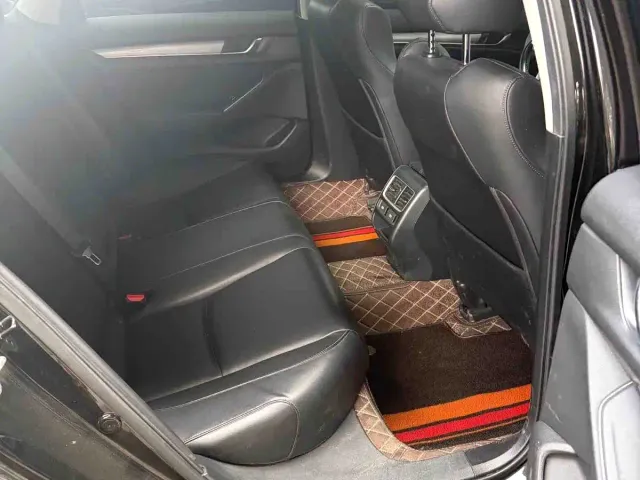 Honda Accord — Фото автомобиля 5