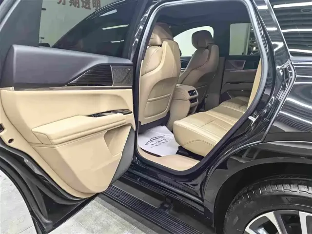 Cadillac XT5 — Фото автомобиля 11