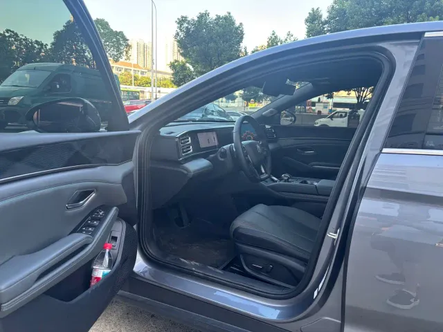 BYD Qin L — Фото автомобиля 10