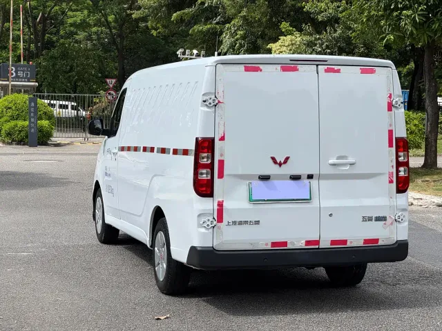 Wuling Yangguang — Фото автомобиля 6