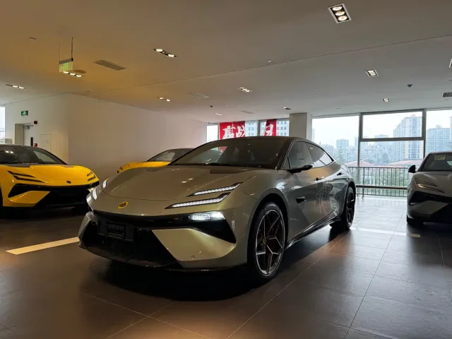 Фотография автомобиля — Lotus Emeya