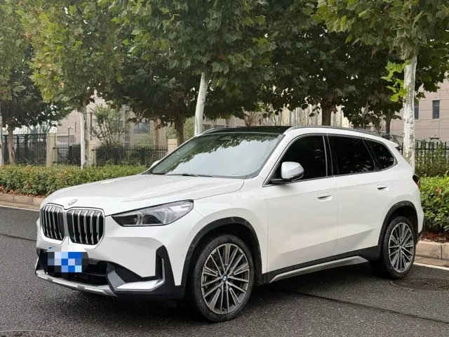 Фотография автомобиля — BMW X1