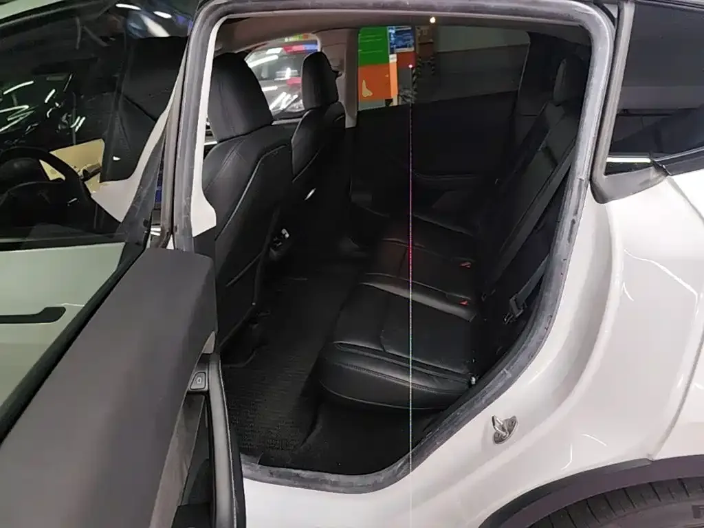 Tesla Model Y 2022 Performance High-Performance All-Wheel Drive Version — Фото автомобиля 16