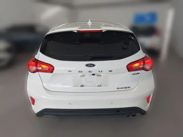 Ford Focus — Фото автомобиля 7