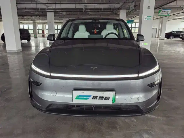 Tesla Model Y 2025 Rear-Wheel Drive — Фото автомобиля 2