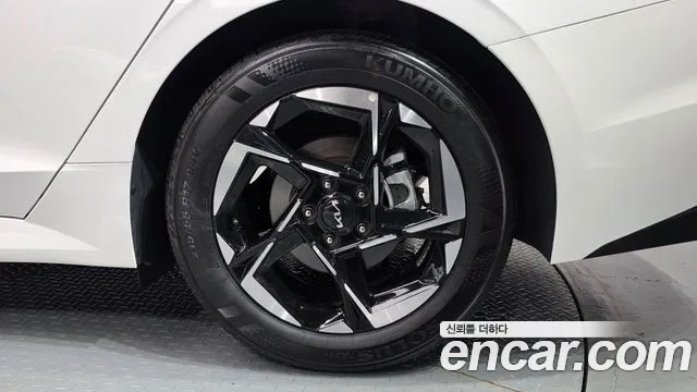 Kia K5 Новый K5 3 поколение 2.0 LPi(Для проката) — Фото автомобиля 6