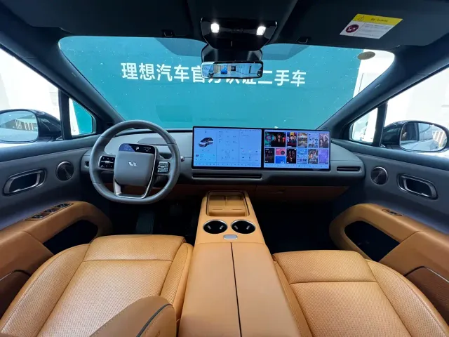 Li Auto i8 — Фото автомобиля 7