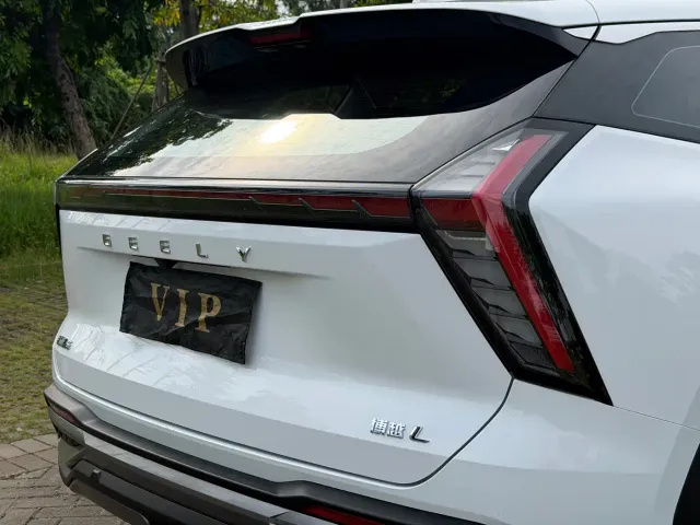 Geely Boyue L — Фото автомобиля 10