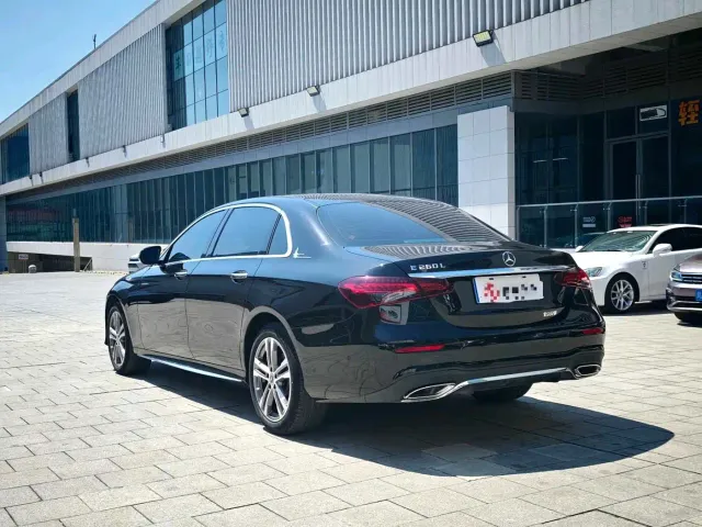Mercedes-Benz E-Class — Фото автомобиля 13