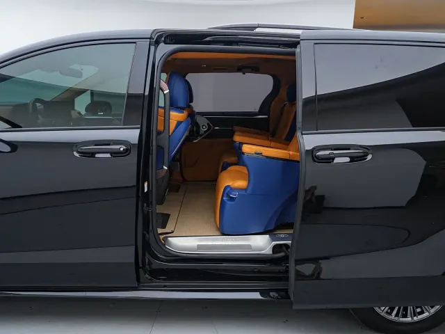 Toyota Sienna — Фото автомобиля 19