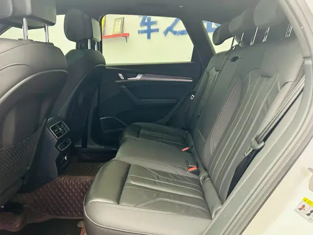 Audi Q5L — Фото автомобиля 22