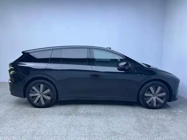 Li Auto i6 — Фото автомобиля 17