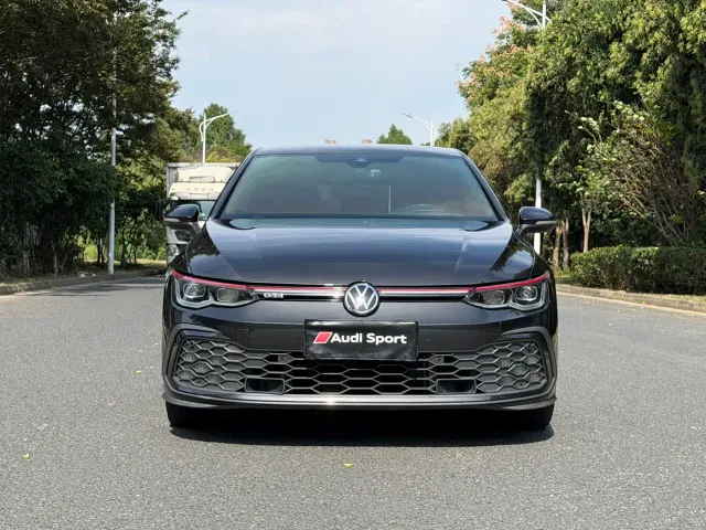 Volkswagen Golf GTI — Фото автомобиля 3