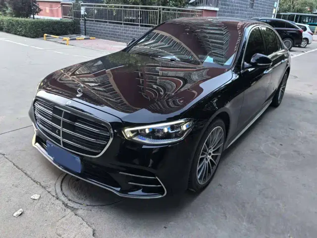 Фотография автомобиля — Mercedes-Benz S-Class