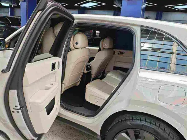 Li Auto L6 — Фото автомобиля 4
