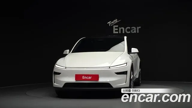 Tesla Model Y — Фото автомобиля 3