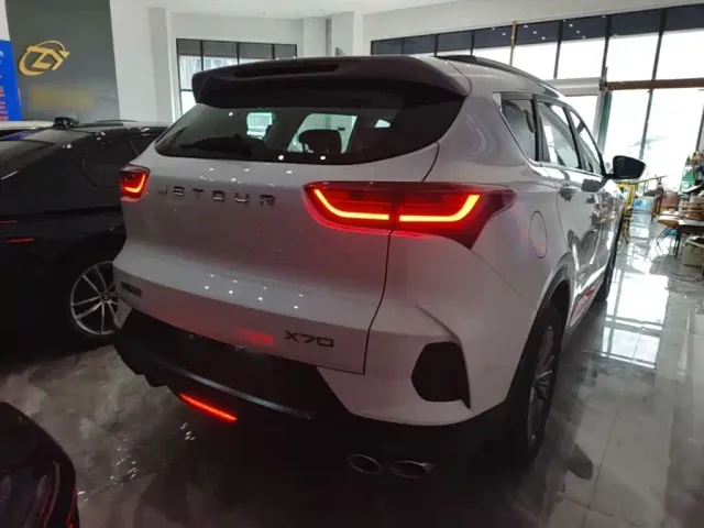 Jetour X70 — Фото автомобиля 6