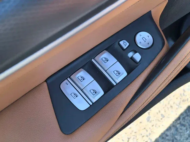BMW 5 Series — Фото автомобиля 21