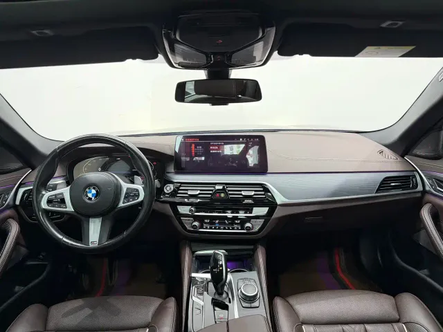 BMW BMW 5 Series 2022 Model Third Facelift 530Li Premium M Sport Package — Фото автомобиля 4
