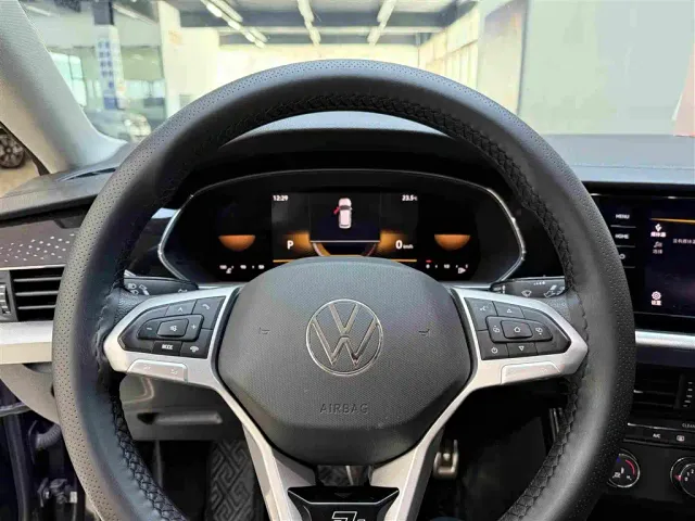 Volkswagen Passat — Фото автомобиля 6