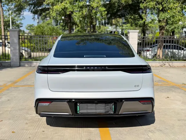 Geely Galaxy E8 — Фото автомобиля 5