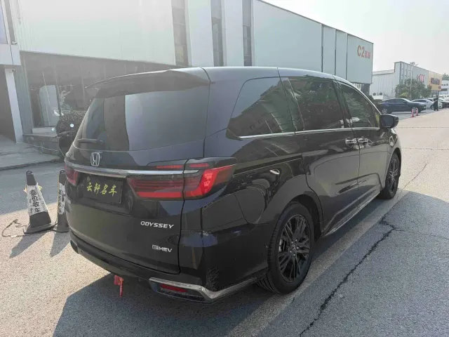 Honda Odyssey — Фото автомобиля 9