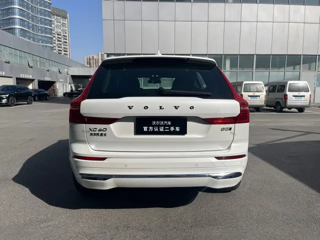 Volvo XC60 — Фото автомобиля 6