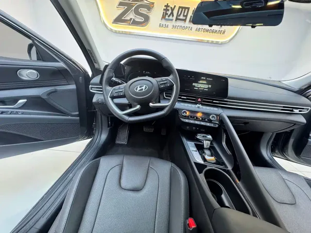 Hyundai Elantra — Фото автомобиля 10
