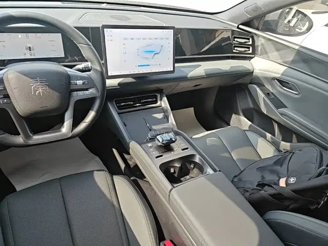 BYD Qin L — Фото автомобиля 13