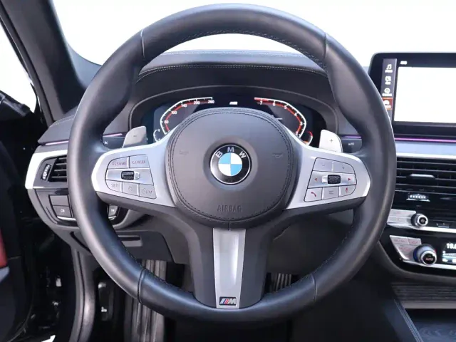 BMW 5 Series — Фото автомобиля 16