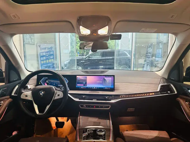 BMW X7 — Фото автомобиля 5