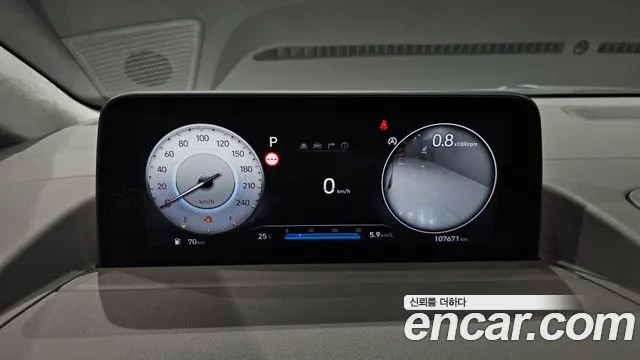 Hyundai Staria Staria 4WD Lounge 9 мест — Фото автомобиля 8