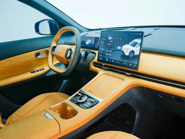 Geely Galaxy Starship 7 EM-i — Фото автомобиля 17