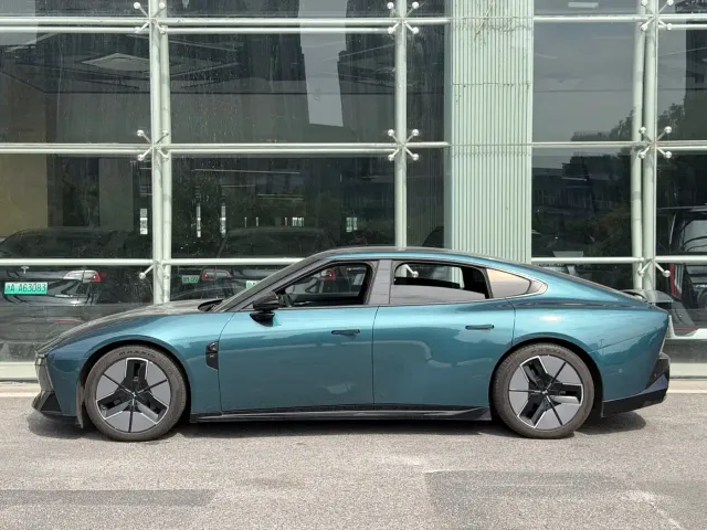 Xpeng P7 — Фото автомобиля 3