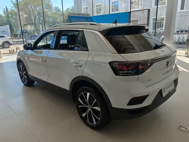 Volkswagen T-Roc — Фото автомобиля 6