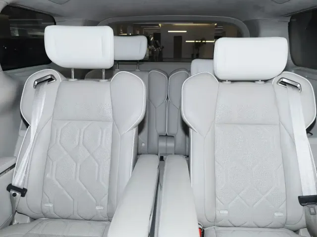 Volvo EM90 — Фото автомобиля 14