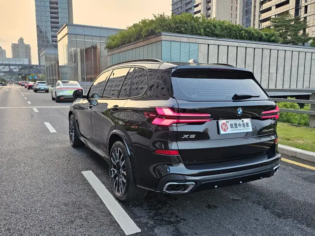 BMW X5 — Фото автомобиля 3