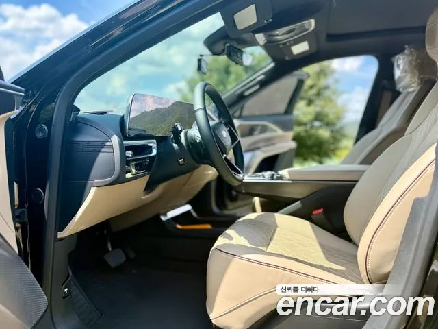 Cadillac Lyriq Lyriq Sport — Фото автомобиля 10