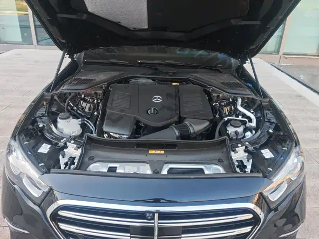 Mercedes-Benz E-Class — Фото автомобиля 10