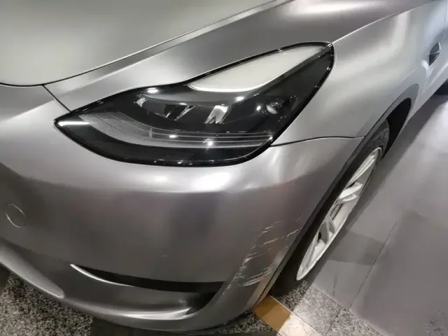 Tesla Model Y — Фото автомобиля 23