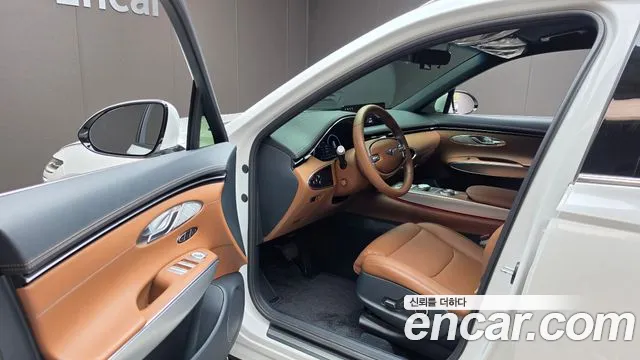 Genesis GV70 — Фото автомобиля 15